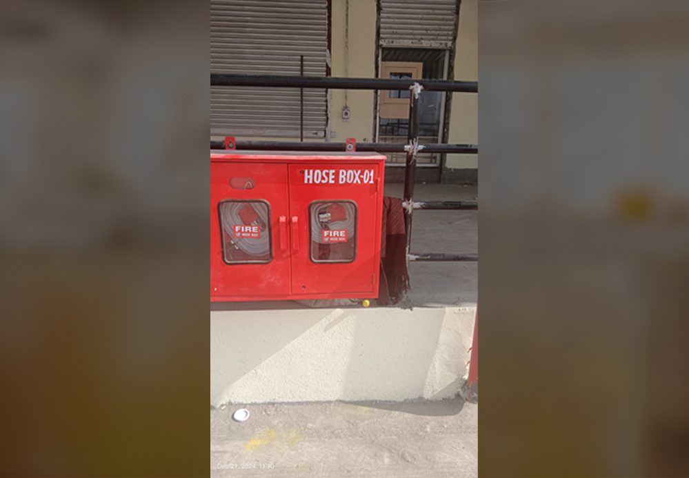 double-door-hose-box