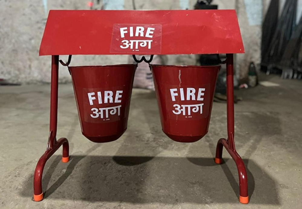 fire-bucket-with-stand
